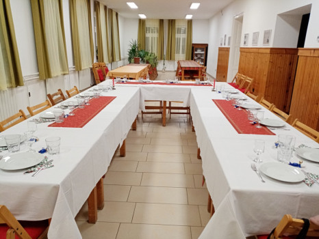 &Eacute;tkező